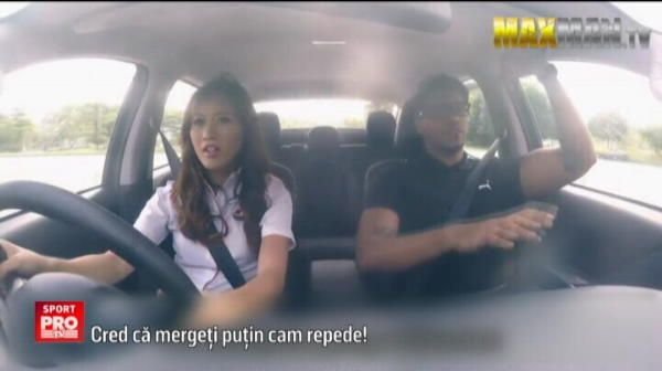 Aceasta femeie i-a INNEBUNIT pe barbati intr-o cursa nebuna! Cum au ajuns baietii sa tipe ca SCAPE mai repede :)