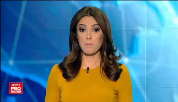 Prezentare la MALL pentru vedetele Iasiului! :) Ce i-au cerut fanii lui Andrei Cristea