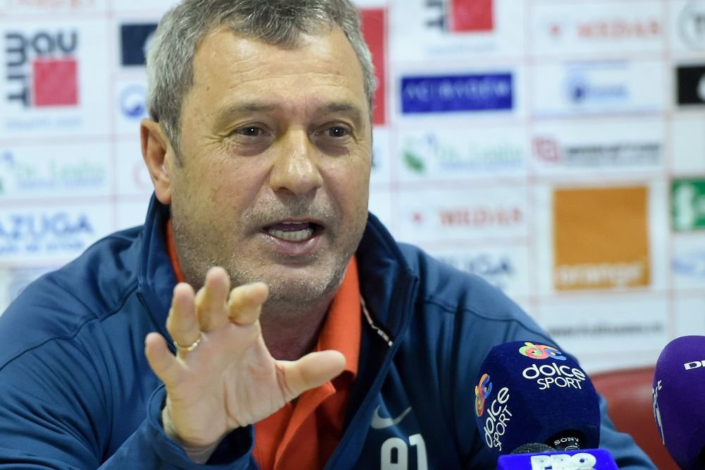 Dinamo urca pe 2 si viseaza la titlu! Rednic a anuntat un nou transfer: E atacant roman, tinerel, a jucat prin strainatate &nbsp;