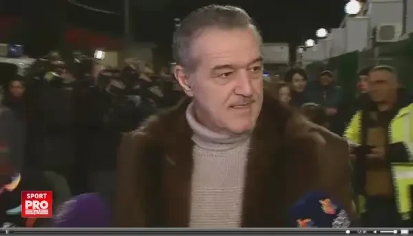 "Marica e fotbalist, s-a vazut. Suntem puternici". Becali si-a facut iesirea "triumfala" pe muzica bisericeasca in Maybach-ul de 200.000 de euro