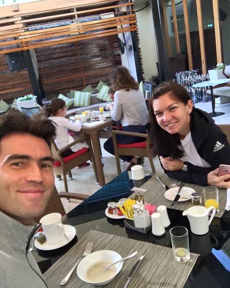 Aparitie surpriza pentru Simona Halep inaintea turneului de la Doha! Cu cine s-a fotografiat. FOTO