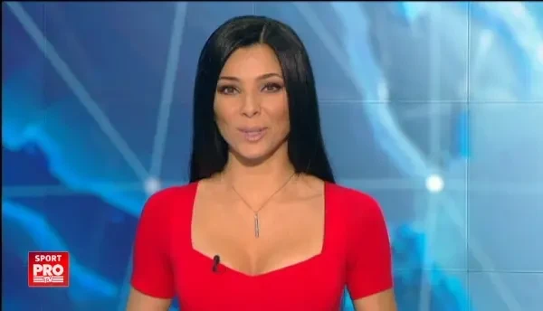 Un fan a aruncat cu PESTELE pe gheata la un meci de hochei! :) VIDEO