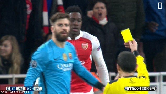 Au inceput pregatirile pentru sferturi inca dinaintea finalului de pe Emirates. Pique a luat galben la 80 de secunde dupa