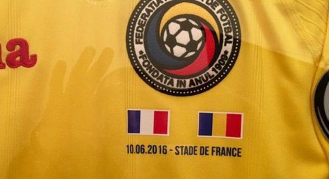 FOTO OFICIAL | Asa va arata echipamentul Romaniei la Euro 2016! Cum arata tricoul pregatit special pentru meciul cu Franta_4