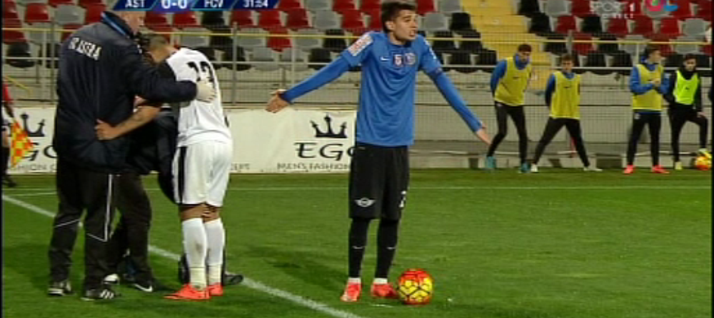 CE COMEDIE! Moment incredibil in Astra - Viitorul cand Ianis Hagi a incercat sa bata o lovitura libera. Ce a patit. FOTO_7