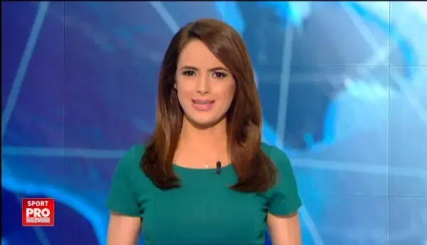 Un fotbalist se lauda cu cea mai SEXY POLITISTA din Romania! Toti soferii raman fara cuvinte cand ii opreste in trafic. Cum arata