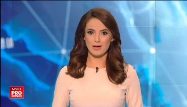 Va rog s-o taiati frumos si sa i-o trimiteti lui Talpan! Reactia GENIALA a lui Reghe dupa ce a primit un tort cu sigla Stelei