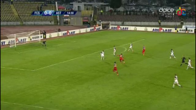 Atentie, imagini socante :) Sutul infiorator trimis de Tade cu Astra, PARALEL cu poarta! Cat de slab a putut sa traga_3