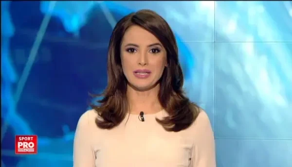 Imagini unice cu cel mai rapid urias de pe pamant! Putea sa faca SUMO, dar a ajuns in fotbalul american! Cum arata