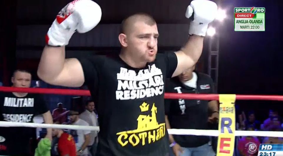 Scandal imens dupa infrangerea lui Morosanu din Puerto Rico. Fanii ii acuza pe americani ca i-au furat decizia romanului. VIDEO_4