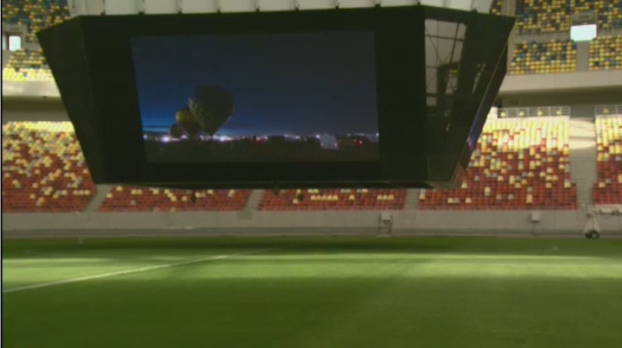 Dă Primaria avizul pentru folosirea aspiratoarelor? :) Praful de pe scaune, singura problema de pe National Arena. Cum arata stadionul cu doua zile inainte de redeschidere_2