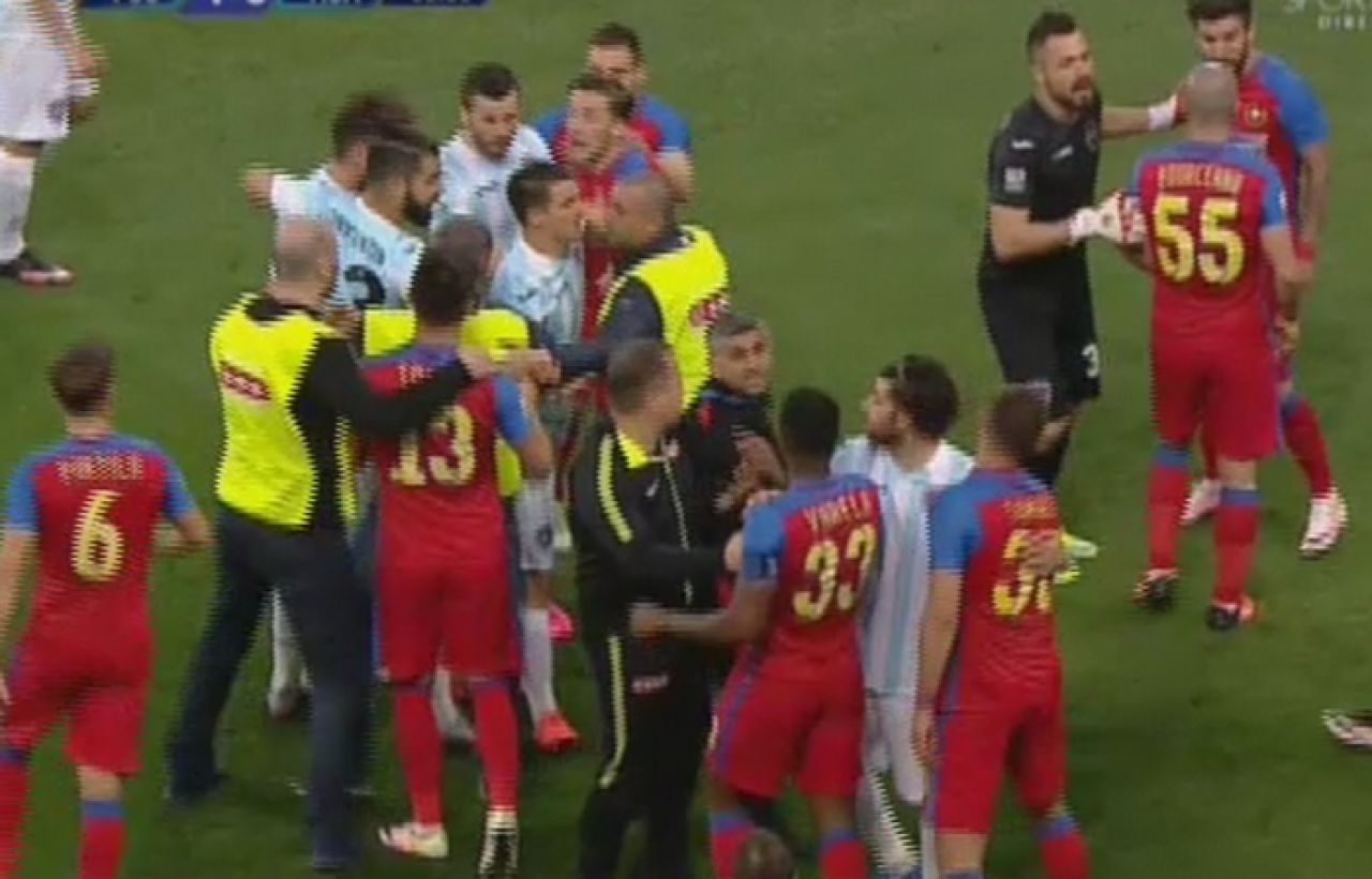 Tensiune LEVEL 10 la Steaua - ASA: jucatorii au fost la un pas de o bataie generala in minutul 53! De la ce a plecat totul_1