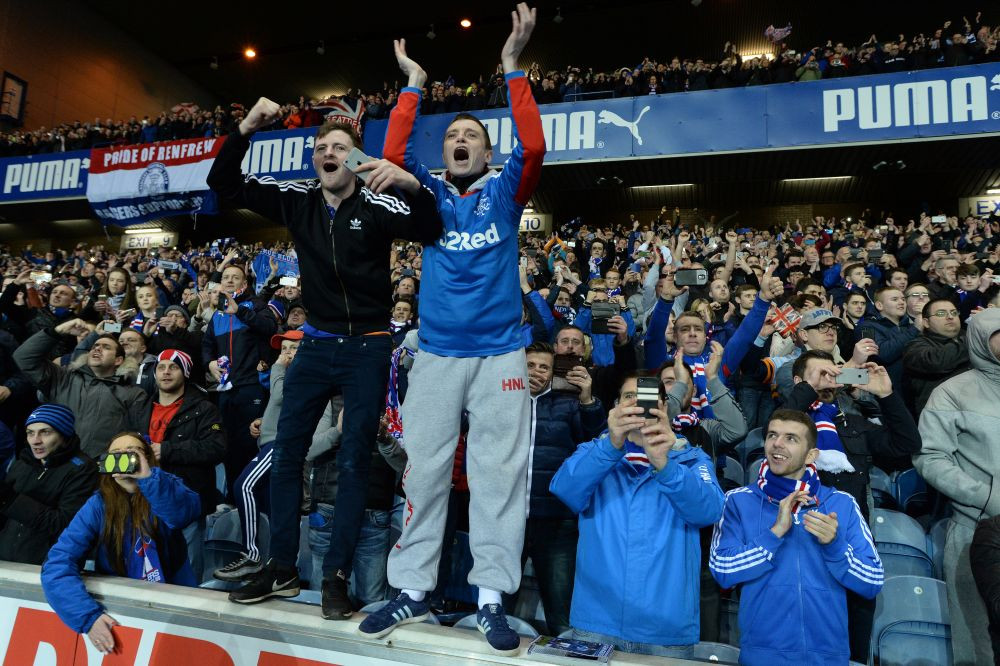 Cosmarul a luat sfarsit: cea mai titrata echipa a Scotiei a revenit in prima liga dupa 4 ani de chin in ligile inferioare. Sarbatoare la Glasgow_4