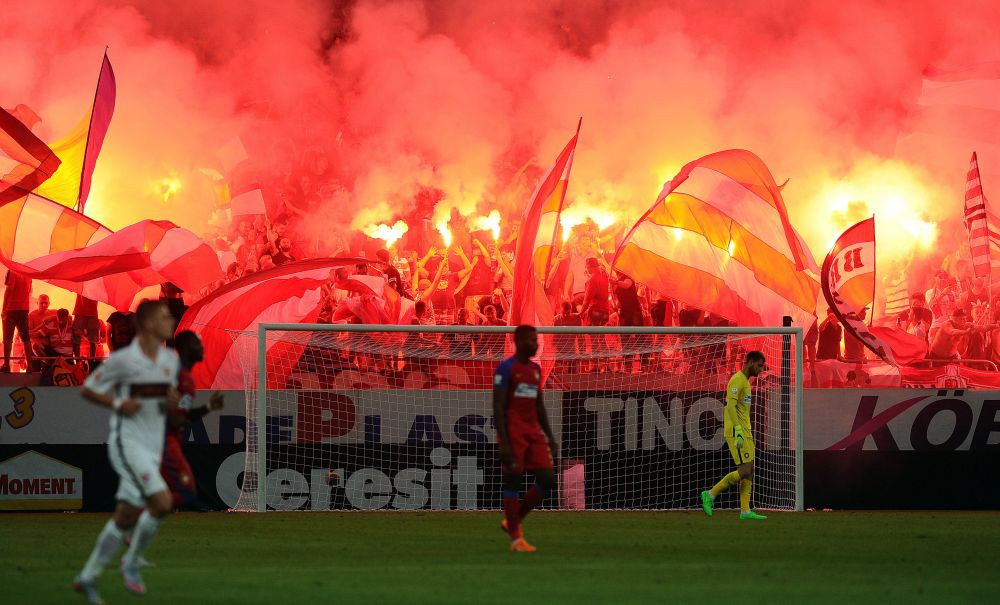 Imagini senzationale de pe National Arena de la derby | GESTUL lui Chipciu la schimbare, dupa ce a fost huiduit de tot stadionul! Ce a facut | Reghe l-a pierdut pe Pintilii pentru meciul cu Astra