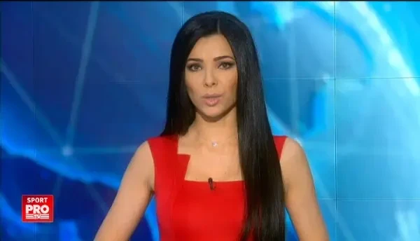 "Tu nu te uiti in oglinda? Te imbraci pe intuneric, sau cum?" Atac violent al lui MM la Sumudica! "Personaj caricatural, antipatic"