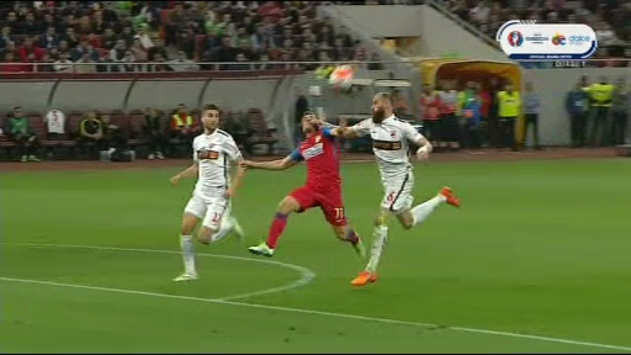 Stelistii au cerut doua penaltyuri in DOUA MINUTE cu Dinamo, Tudor n-a dat nimic! Vezi aici fazele si comenteaza:_7