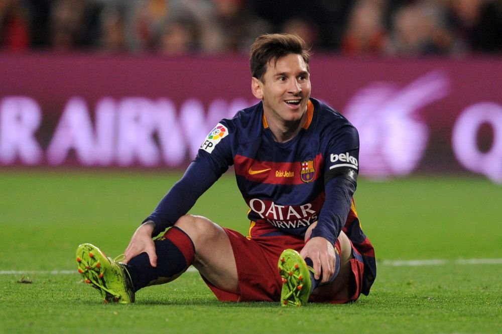 Cu 74 mil euro pe an, Messi domina topul fotbalistilor cu cele mai mari venituri din lume! Cat ia Cristiano Ronaldo