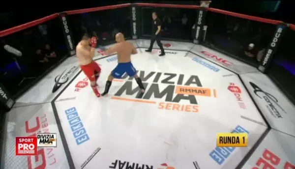 KO! 50 de lovituri in 14 secunde