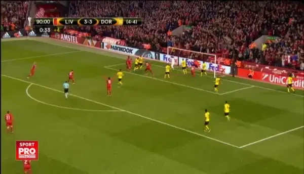 Clipul de 15 secunde pe care il tinem pe REPEAT toata ziua! Asta e bucuria fotbalului: reactia nebuna a comentatorilor ProTV la golul de 4-3! VIDEO