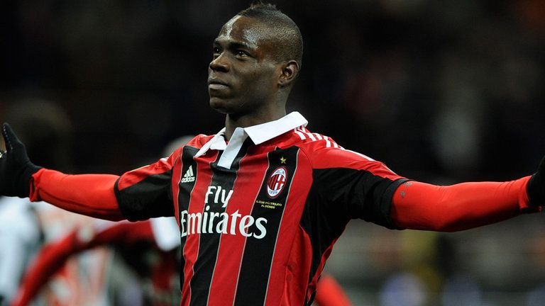Razboiul dronelor: cum l-a surprins Balotelli pe noul sau antrenor cu ultima nebunie