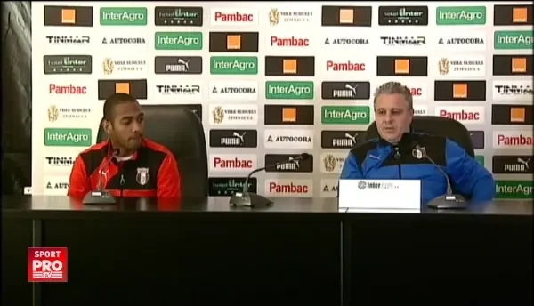 Momente ireale la Giurgiu inainte de finala campionatului: autocarul Astrei a fost ATACAT cu bolovani! Dialog incredibil intre Sumudica si un jucator