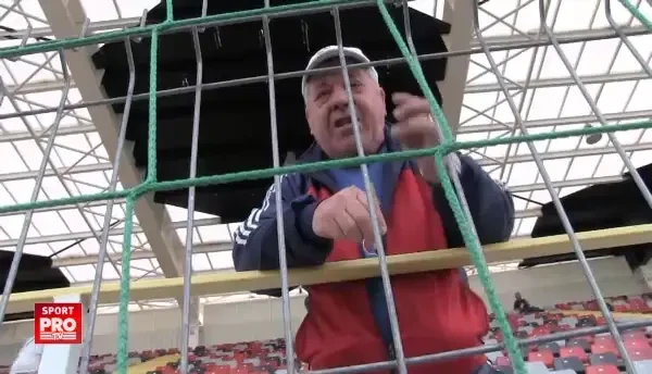 De ce tin toti fanii Astrei, de fapt, cu Steaua? Eu sunt de aici, din istorie! Replica geniala despre stelism a acestui suporter