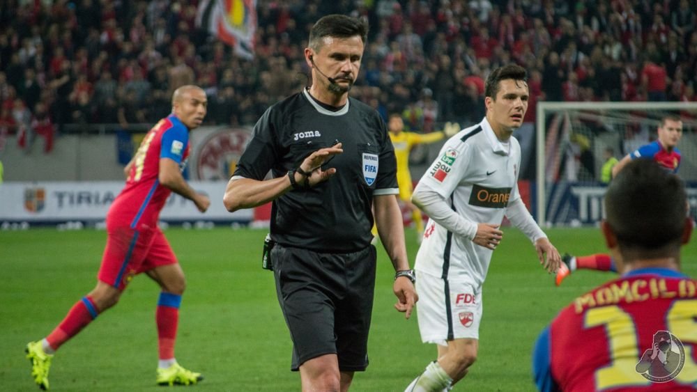 Derby-ul de la nivelul gazonului | Cele mai tari poze de la Steaua 2-2 Dinamo! Ce a patit un dinamovist la finalul partidei_2