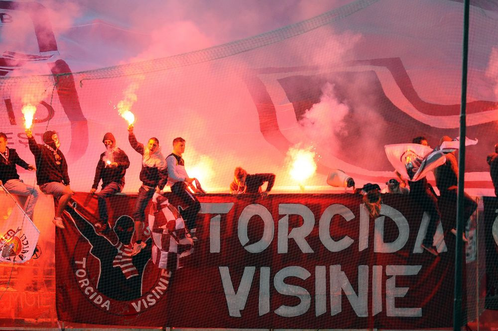 EXCLUSIV | Proiectul urias pentru revenirea unei echipe de traditie: promovarea Rapidului aduce investitii masive. Un grup de afaceristi preia clubul, Lucescu Jr e dorit in Giulesti