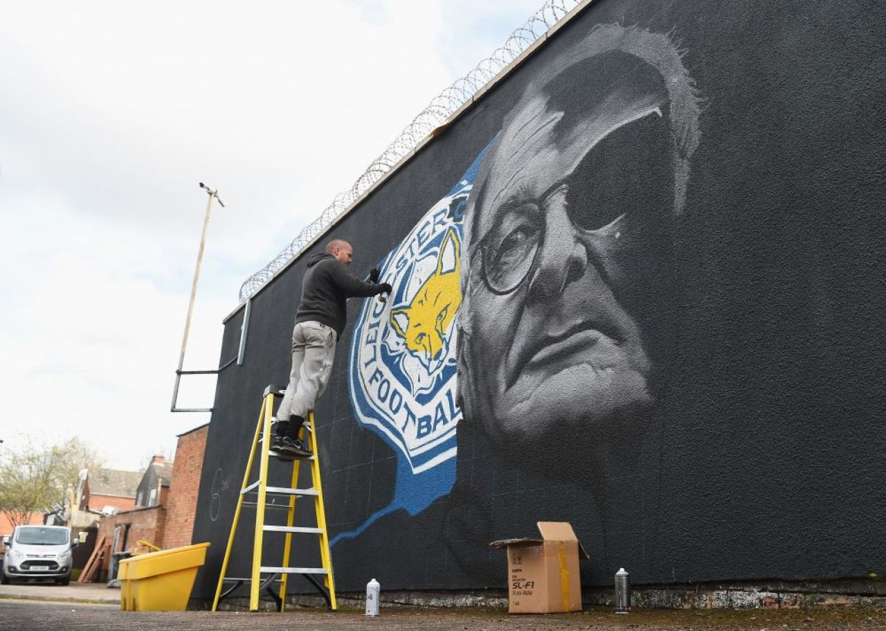 Leicester si Ranieri, ca Napoli-ul lui Maradona. Suporterii i-au desenat portretul italianului pe un zid din oras. Discursul antrenorului: