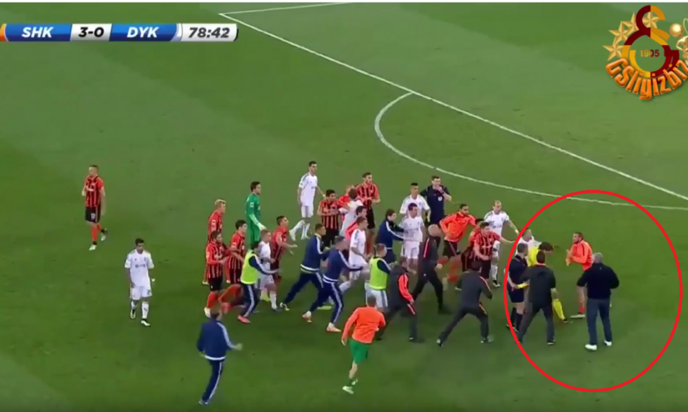 Bataie ca in filme la Sahtior cu Dinamo Kiev. Mircea Lucescu a intrat pe teren, s-au schimbat pumni si picioare! VIDEO