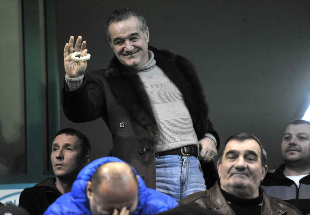 VIDEO Steaua aduce atacant brazilian in locul lui Marica! El e primul transfer din cele patru promise de Becali pentru Champions League