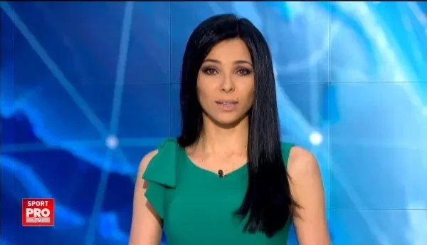 Bute n-a mai fost asteptat de fani la intoacerea in tara. Ce sa vedem ? Centura ... din avion ? - glumesc fanii.