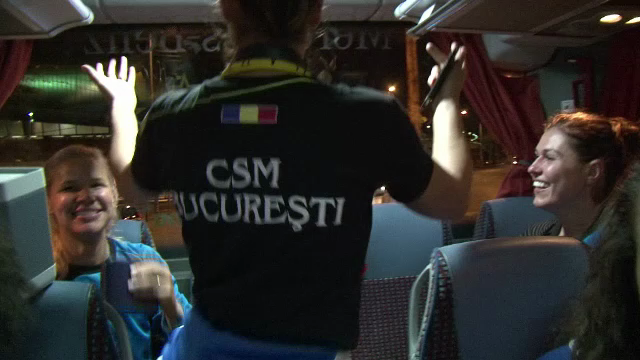 SUPER IMAGINI cu bucuria campioanelor de la CSM dupa castigarea Ligii Campionilor! Ce au facut in autocar_4