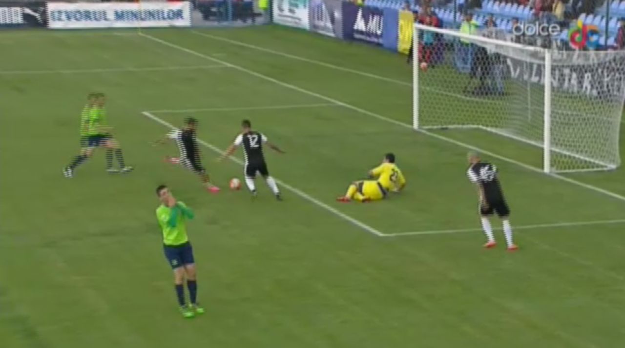 Autogol de Fotbal la Maxx in Liga I: Maftei si Barna, de la Voluntari, si-au invins propria echipa dupa o faza amuzanta_1