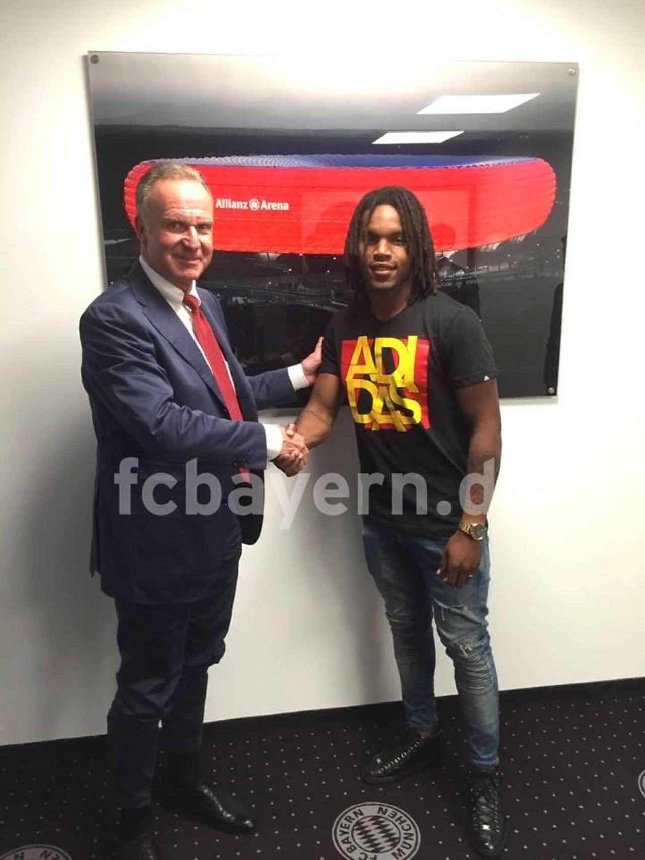 DUBLA LOVITURA! Bayern a anuntat oficial transferul lui Hummels si cel al unui pusti genial de la Benfica pentru care Manchester United oferea 80 mil euro pe el!_1