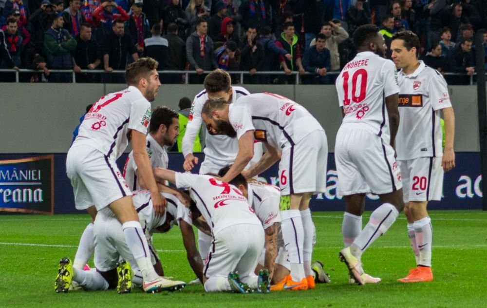 Rotariu are probleme dupa disparitia lui Ekeng. Dinamo joaca ultimul meci al sezonului cu CFR, in finala Cupei Romaniei, marti, la ProTV