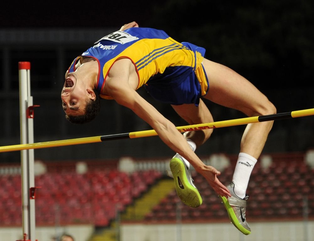 Mihai Donisan a sărit 2,32 metri &icirc;n &icirc;nălțime și a explicat la Poveștile Sport.ro ce este cel mai dificil &icirc;n această probă