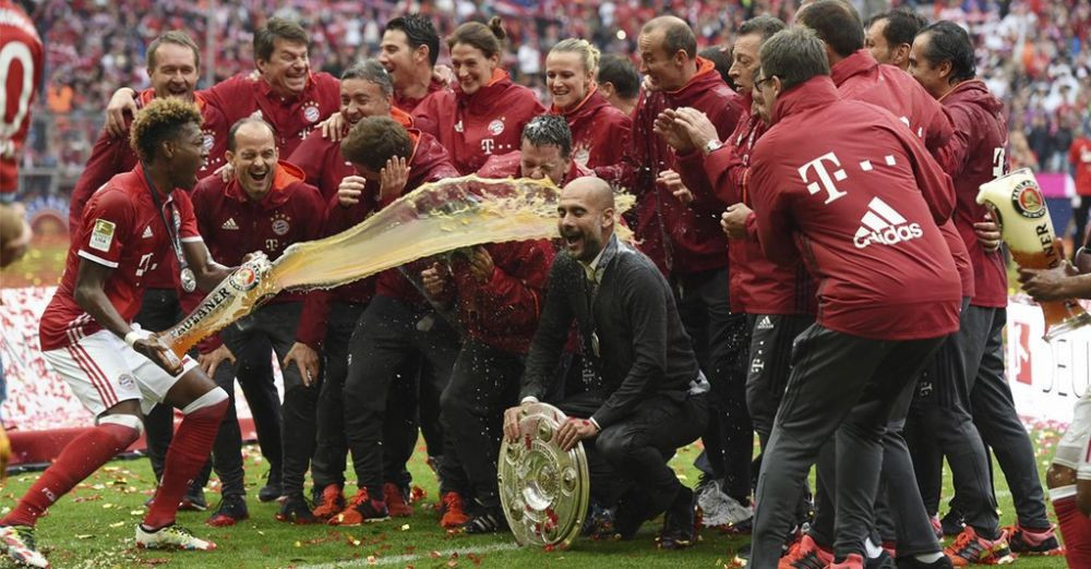 Guardiola a fost INECAT in bere de jucatorii lui Bayern! :) Cum s-au despartit nemtii de Guardiola dupa 3 sezoane