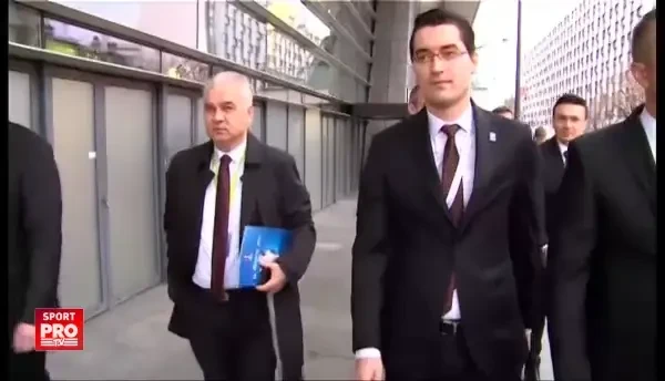 TOATA ROMANIA VEDE ROMANIA! Vestiarul Romaniei, in culorile TRICOLORULUI la Paris! Francezii au schimbat iarba pe Stade de France