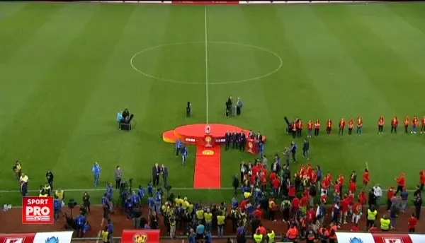 VIDEO Al 4-lea trofeu din istoria CFR-ului, primit in fata unui stadion gol! Dinamovistii au lasat tribunele goale, dezamagiti de modul in care s-a incheiat o seara cu totul speciala