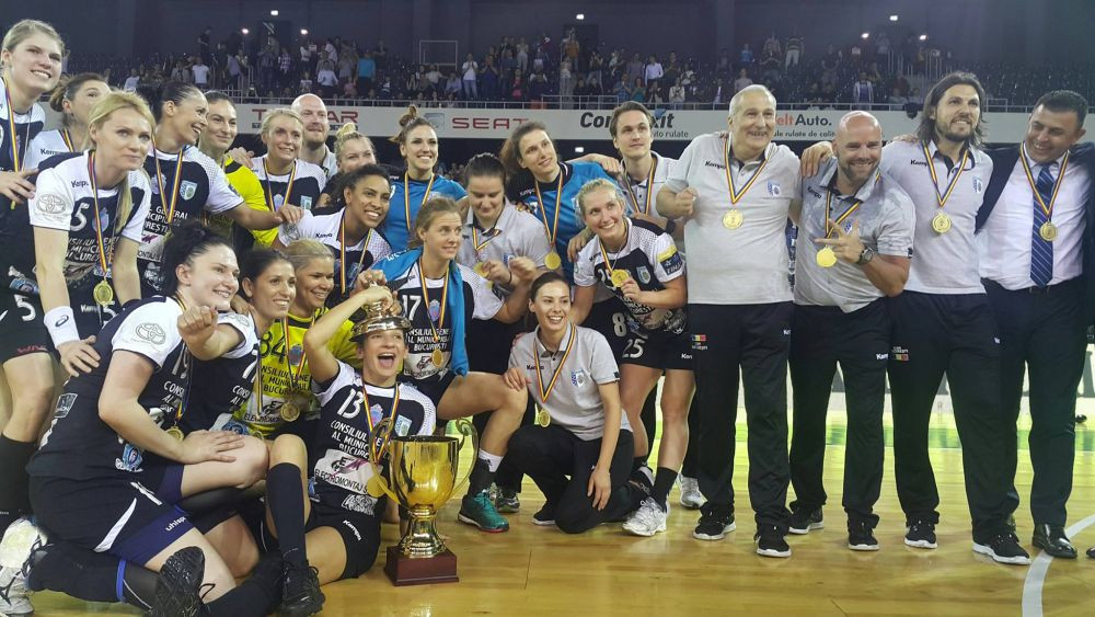 CSM e 3 in 1 | Tripla istorica in handalul feminin romanesc: CSM Bucuresti, campioana Europei, a cucerit si Cupa Romaniei, dupa 32-24 cu HCM Roman in finala