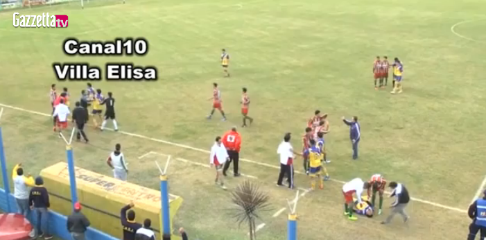 SOCANT! Un jucator a murit pe teren in Argentina, dupa ce a incasat o lovitura in timpul unei altercatii VIDEO