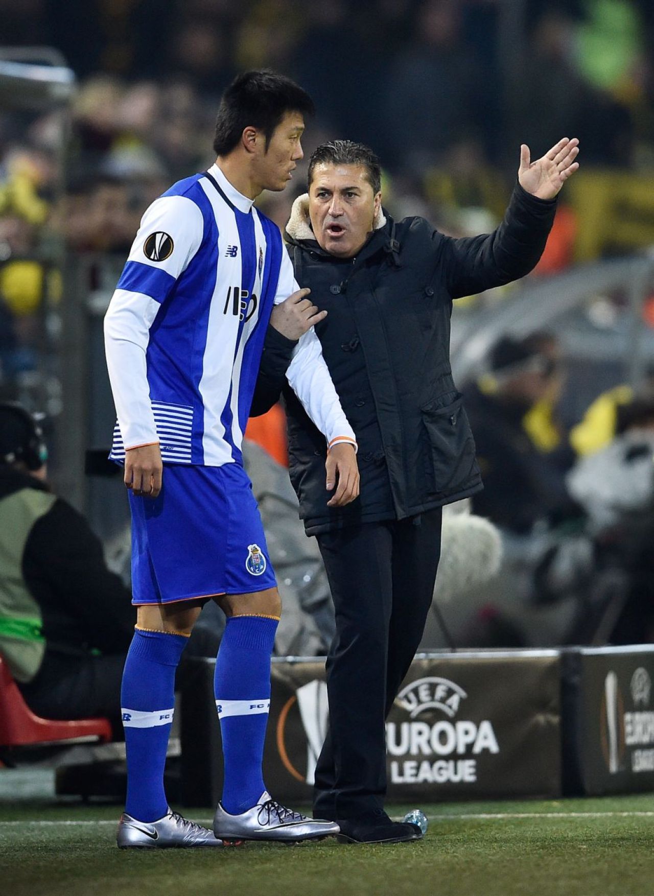 Motivul pentru care Steaua ar putea renunta la coreeanul din atacul lui Porto: Hyun-Jun Suk, varianta de imprumut. Cu ce lucru nu sunt de acord ros-albastrii_2