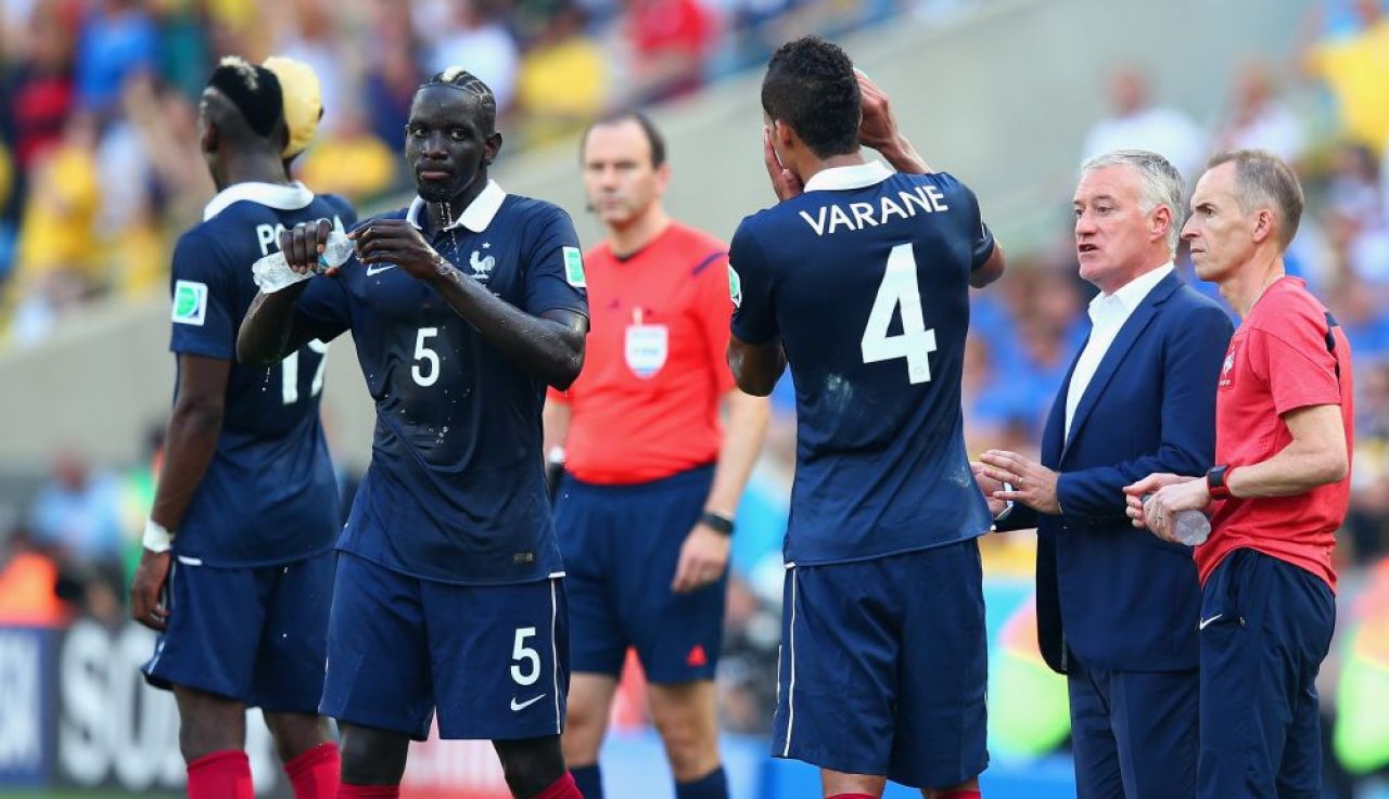 Deschamps a convocat un castigator al Europa League in locul lui Varane si Sakho. Cine ar putea juca in apararea Frantei la meciul cu Romania_1