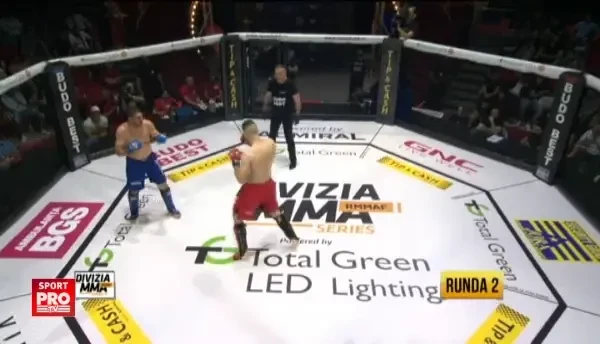 Divizia MMA | Marius Cantoneru il invinge prin KO Tehnic pe Alin Cotiga, in meciul de la categoria 83,9kg