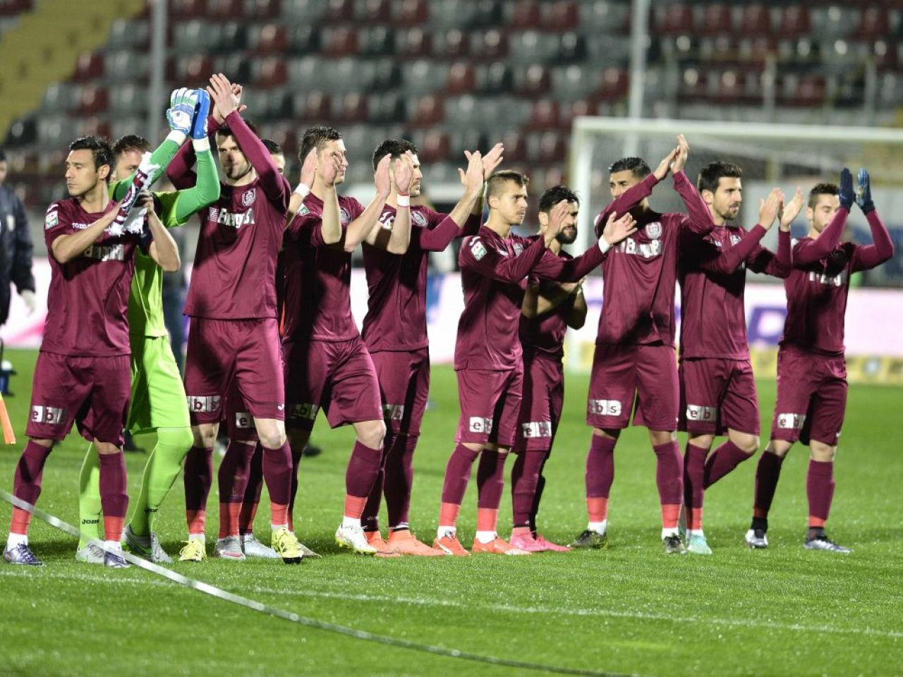 CFR Cluj a pulverizat Craiova cu 4-0 si a urcat pe primul loc in Play Out. Iasiul, echipa care merge in acest moment in cupele europene_1