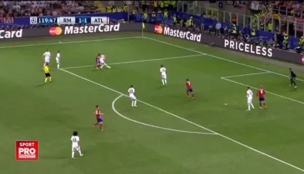 Faza monumentala in finalul meciului, Clattenburg e azi "erou" pe retelele de socializare! Ce semn i-a aratat lui Pepe dupa o simulare jenanta, faza nu a mai fost reluata la TV VIDEO