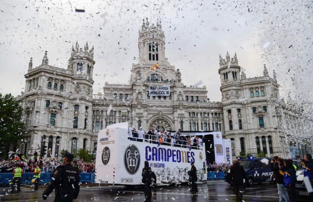LIVE UPDATE: Zeci de mii de fani pe strazi, trofeul Champions League a ajuns la Madrid! Cum s-a trait finala aseara pe Bernabeu_3