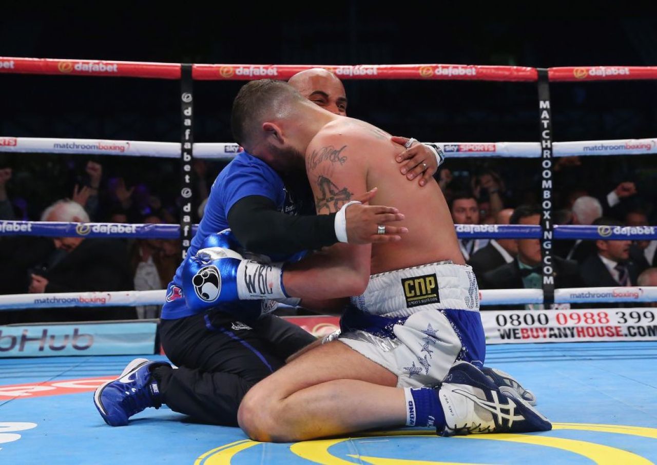 Anul trecut juca in Creed, acum e campion mondial! Pugilistul-actor din ultimul film al lui Stallone a cucerit centura WBC la semigrea cu un super KO_3