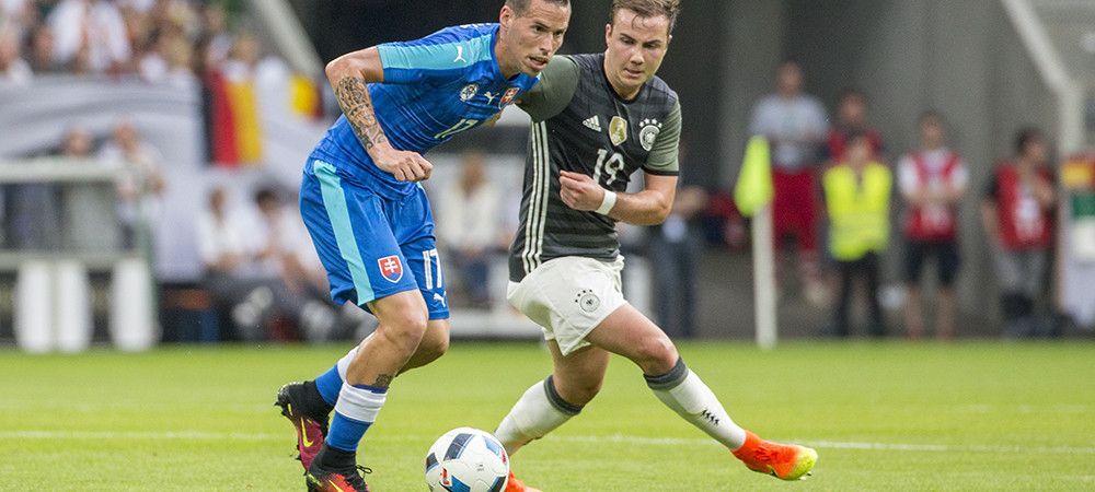 EUROPEDIA Secrete Slovaciei: vedeta care si-a lansat parfum cu numele lui, dar habar n-are miroase. Nu ma dau cu parfum